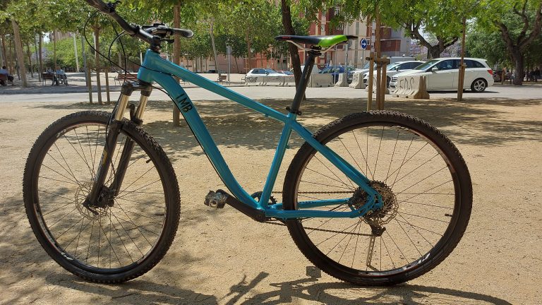 LMB Bike disponible para alquiler en Hospitalet de Llobregat